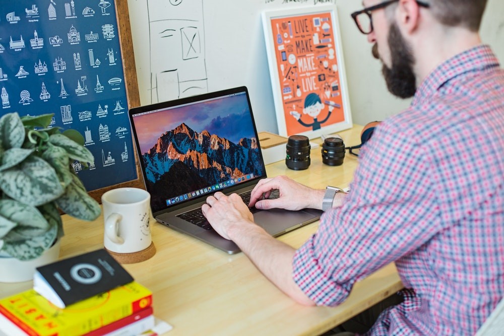Rock your profile! Simple tips to make your LinkedIn profile stand out