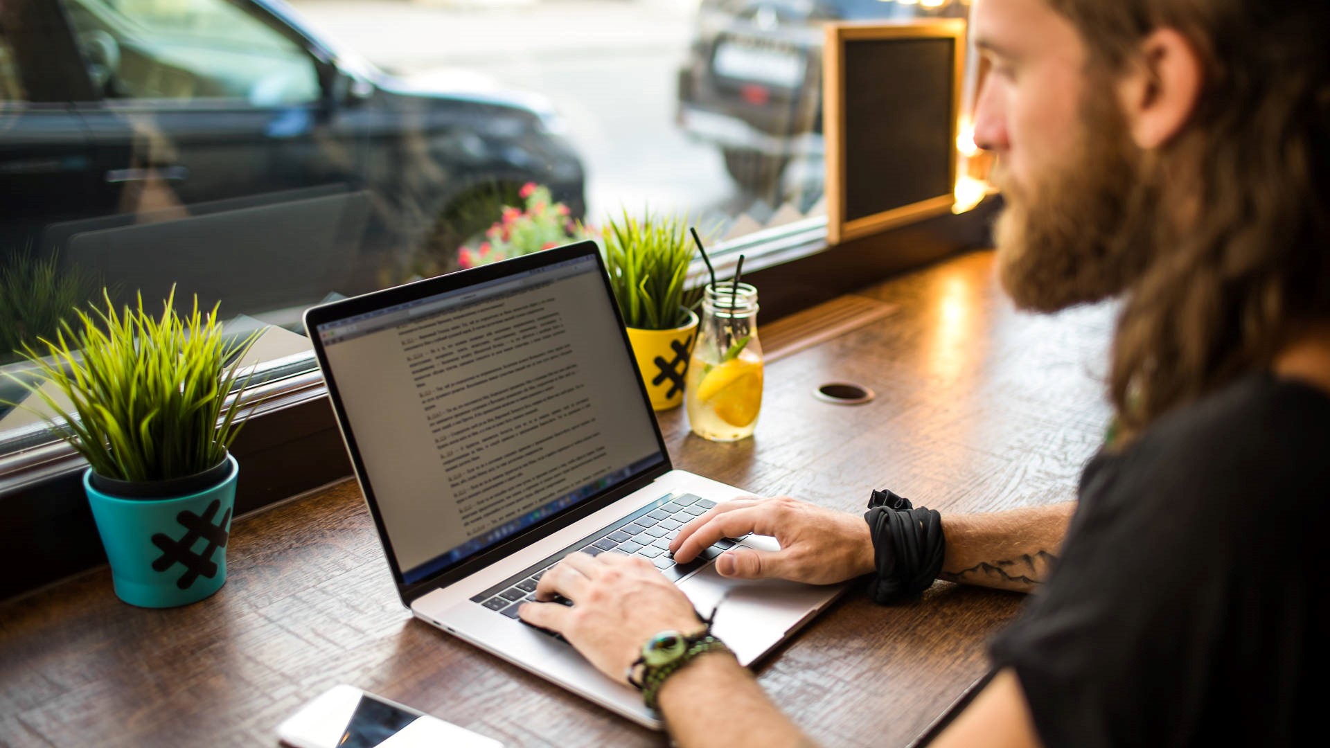 Content Strategies for New vs Existing Customers